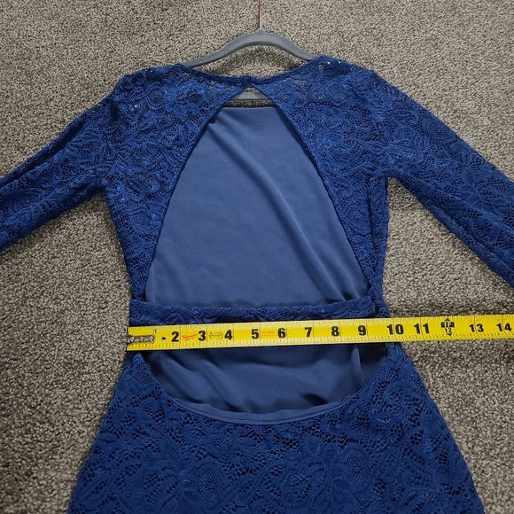 Windsor Lace Dress - Picture 7 of 11